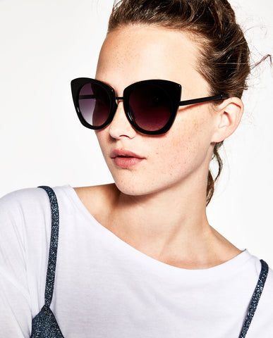 Panel Cap In Navy Floral